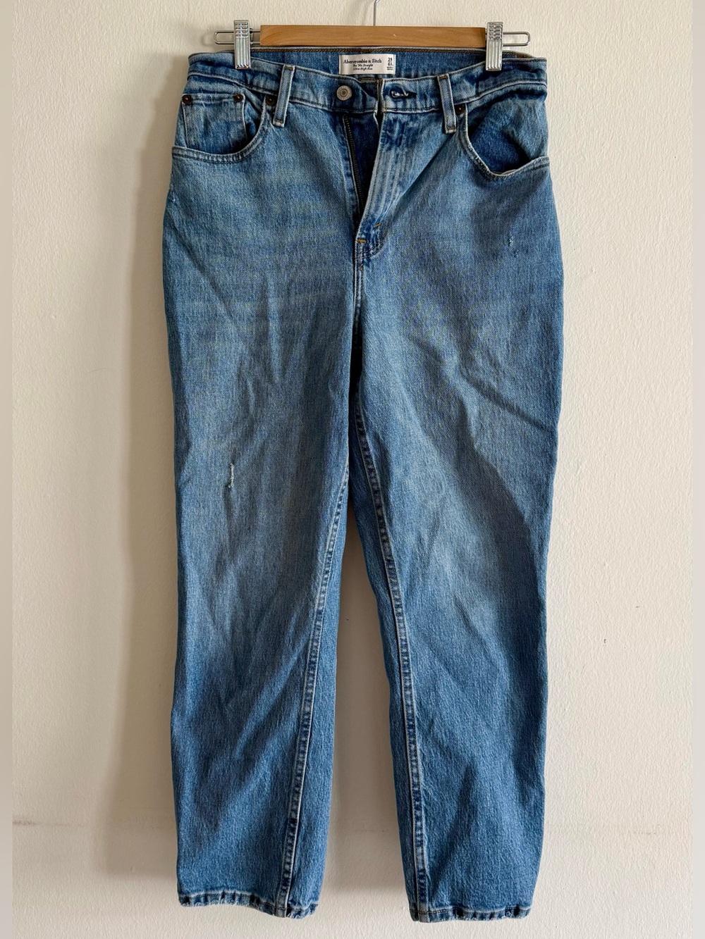 Abercrombie 90’s Straight Ultra High Rise